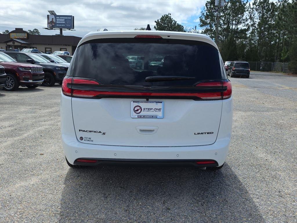 Chrysler Pacifica Limited - Thumbnail 7