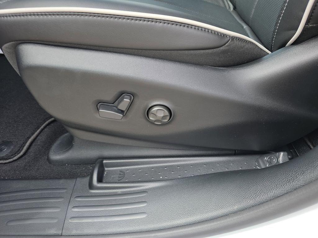 Chrysler Pacifica Limited - Thumbnail 14