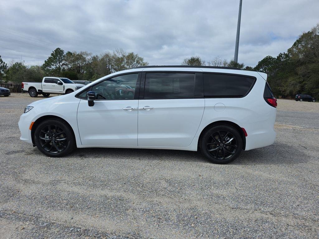 Chrysler Pacifica Limited - Thumbnail 9