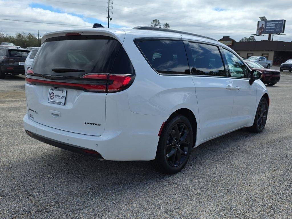 Chrysler Pacifica Limited - Thumbnail 6