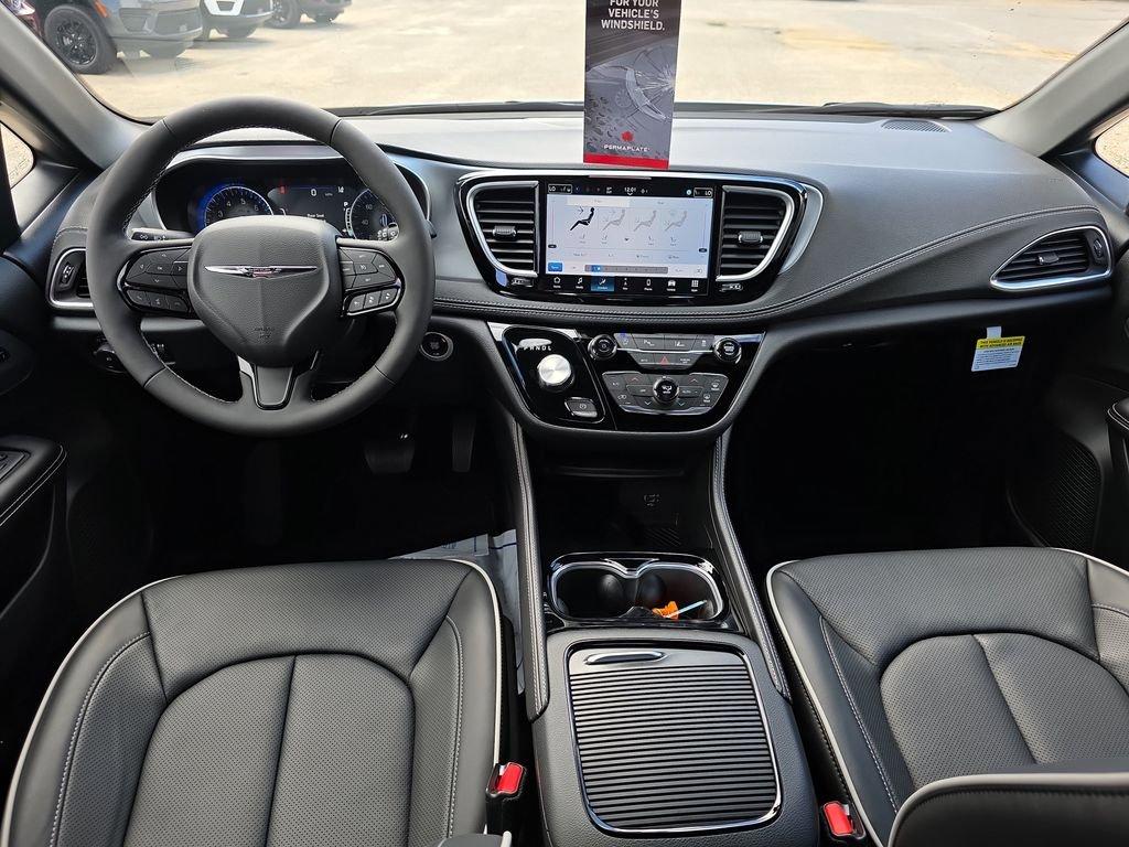 Chrysler Pacifica Limited - Thumbnail 15