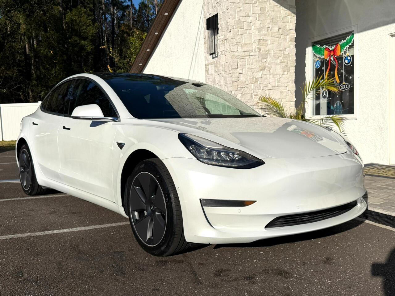 Tesla Model 3 - Thumbnail 17
