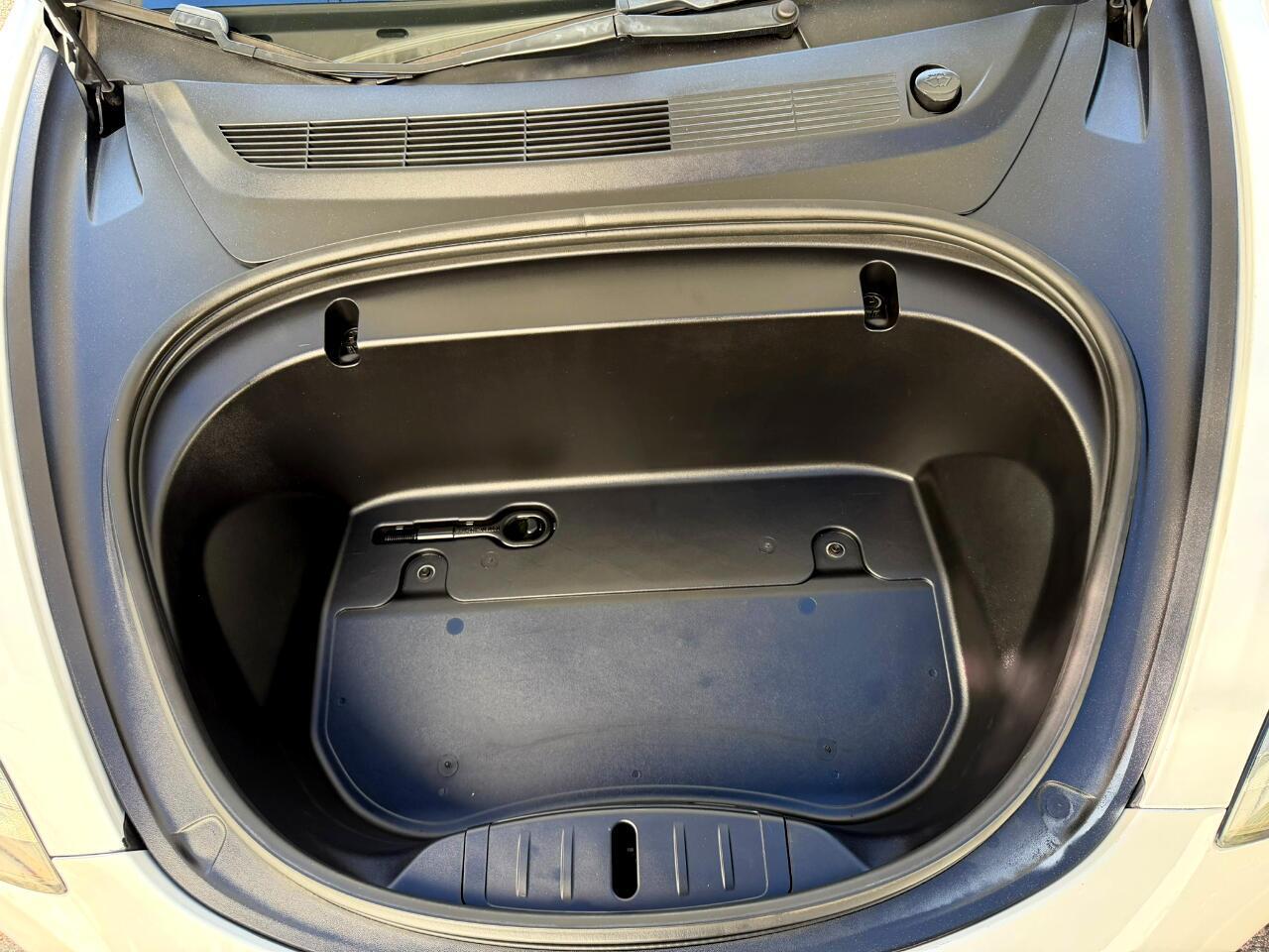 Tesla Model 3 - Thumbnail 18