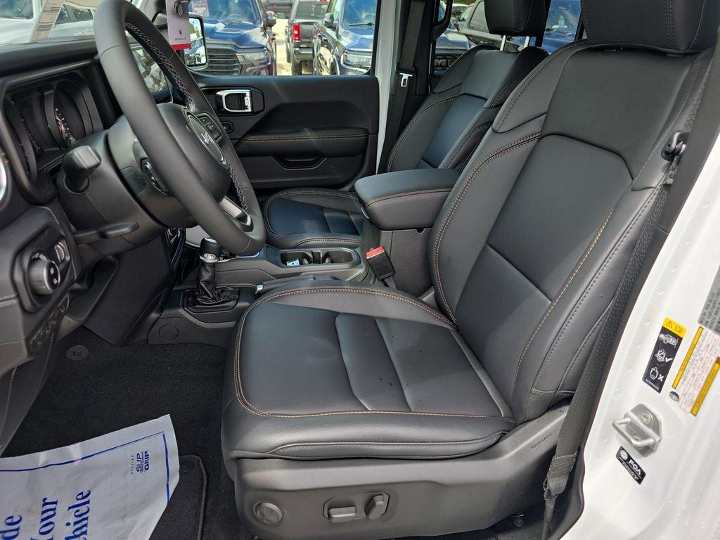 Jeep Gladiator Sahara - Thumbnail 13