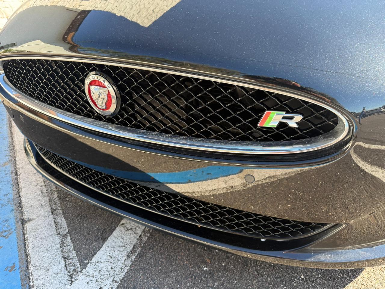 Jaguar XK - Thumbnail 5