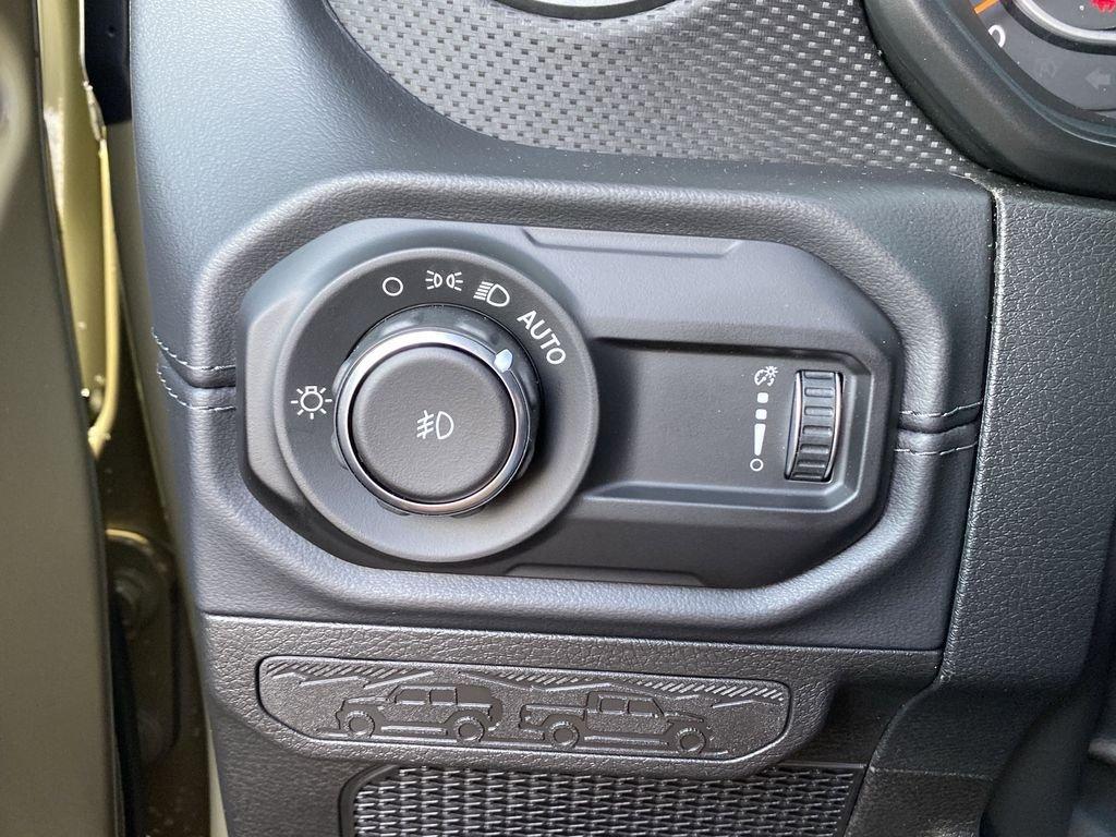 Jeep Wrangler Rubicon - Thumbnail 18