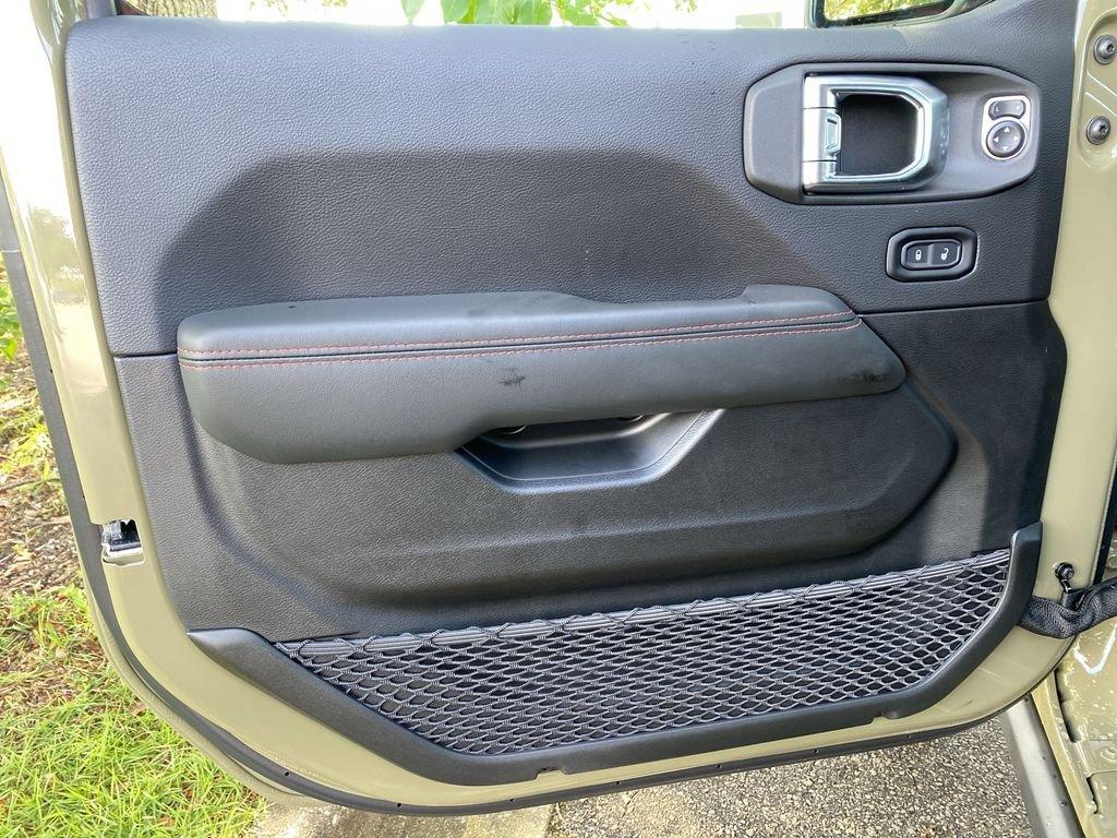 Jeep Wrangler Rubicon - Thumbnail 12