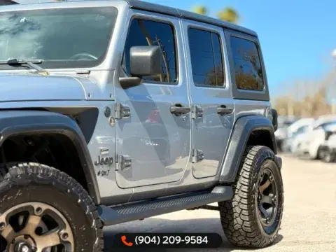Jeep Wrangler Unlimited Sport S - Thumbnail 4