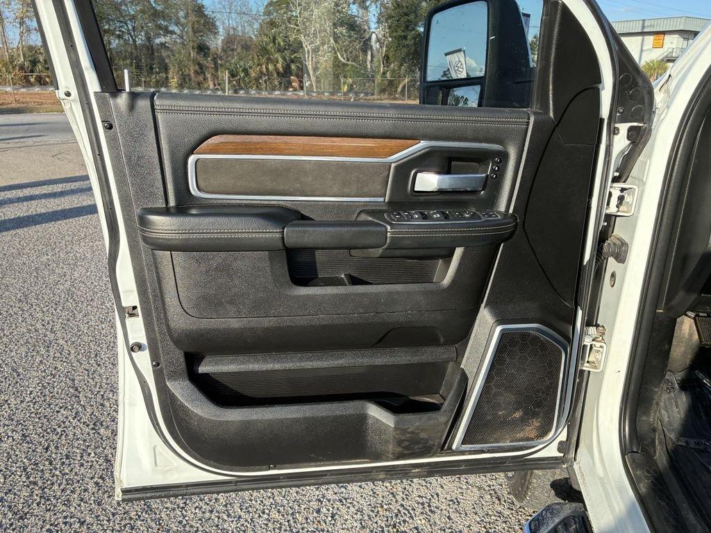 Ram 2500 Laramie 4Wd 4D Crew Cab - Thumbnail 15