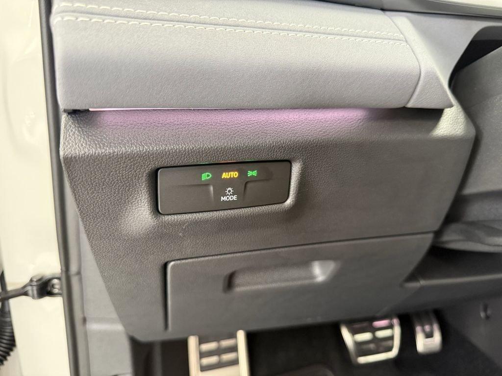 Volkswagen Tiguan 2.0T Se R-Line Black Fwd 4D Sport Utility - Thumbnail 20