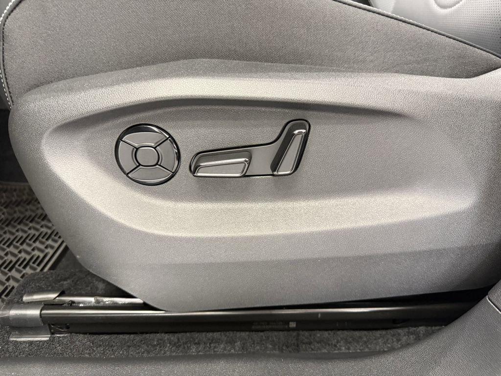 Volkswagen Tiguan 2.0T Se R-Line Black Fwd 4D Sport Utility - Thumbnail 13