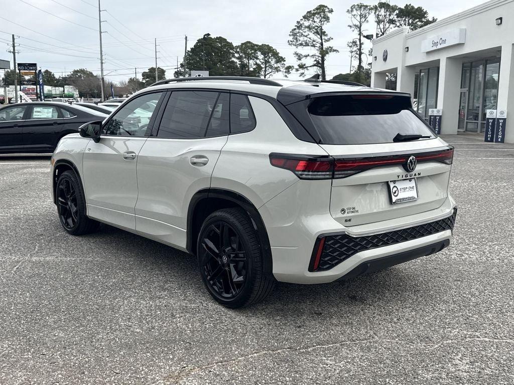 Volkswagen Tiguan 2.0T Se R-Line Black Fwd 4D Sport Utility - Thumbnail 6