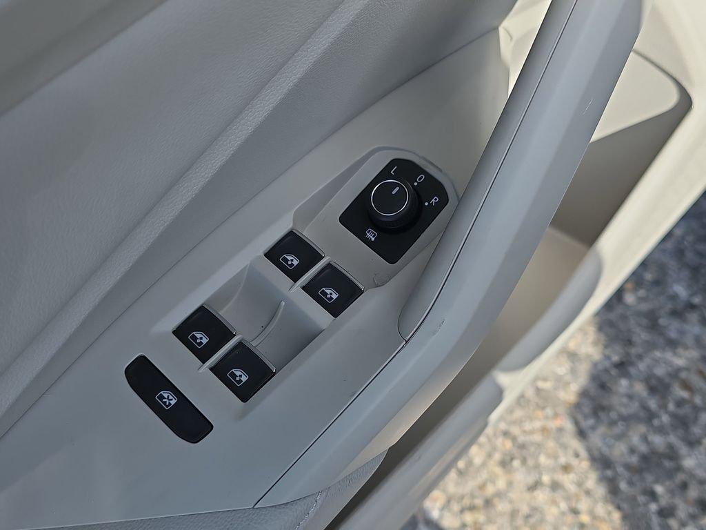 Volkswagen Jetta 1.5T S Fwd 4D Sedan - Thumbnail 20