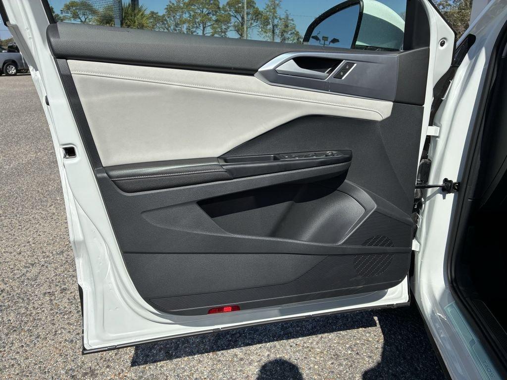 Volkswagen Taos 1.5T Se Awd 4D Sport Utility - Thumbnail 19