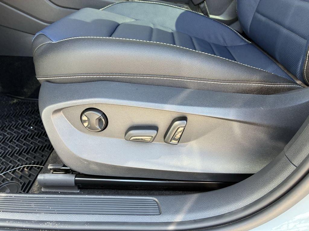 Volkswagen Taos 1.5T Sel Awd 4D Sport Utility - Thumbnail 14