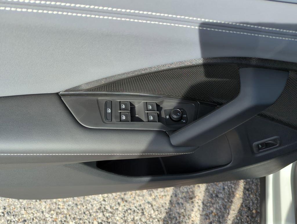 Volkswagen Tiguan 2.0T Se R-Line Black Awd 4D Sport Utility - Thumbnail 20