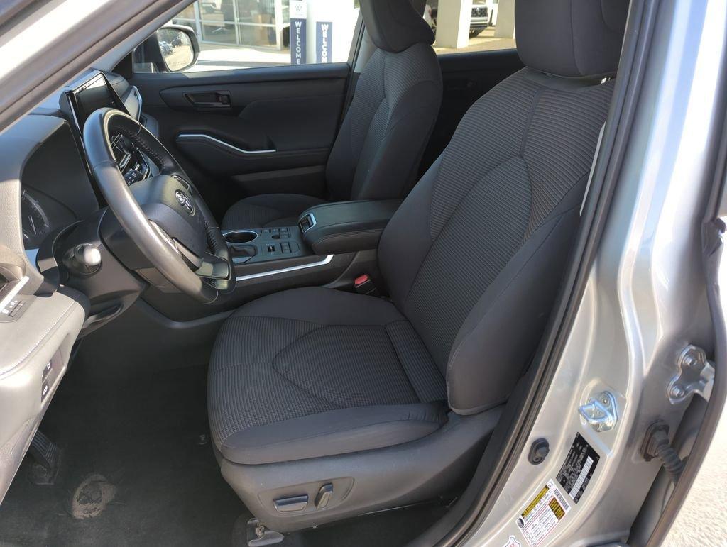 Toyota Highlander Le Awd 4D Sport Utility - Thumbnail 11