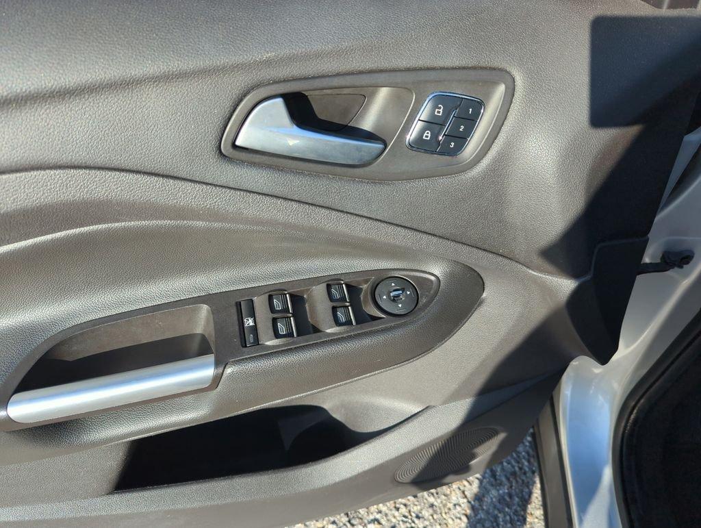 Ford Escape Titanium Fwd 4D Sport Utility - Thumbnail 20