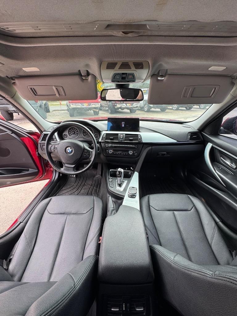 Bmw 3-Series320I Sedan - Thumbnail 12