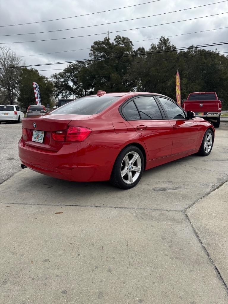 Bmw 3-Series320I Sedan - Thumbnail 3