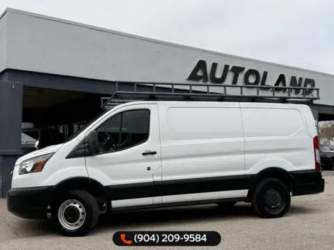 Ford Transit-150 - Thumbnail 5