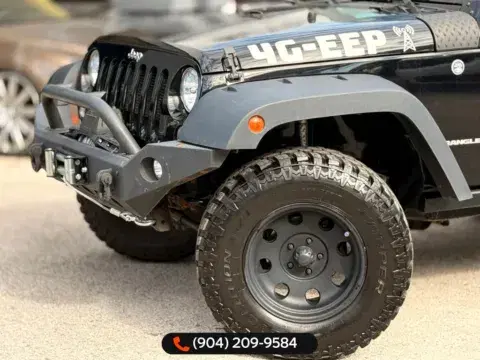 Jeep Wrangler Rubicon - Thumbnail 4