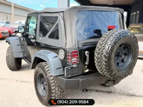 Jeep Wrangler Rubicon - Thumbnail 6