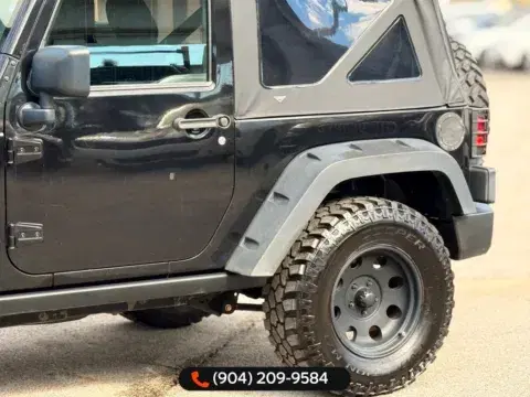 Jeep Wrangler Rubicon - Thumbnail 3