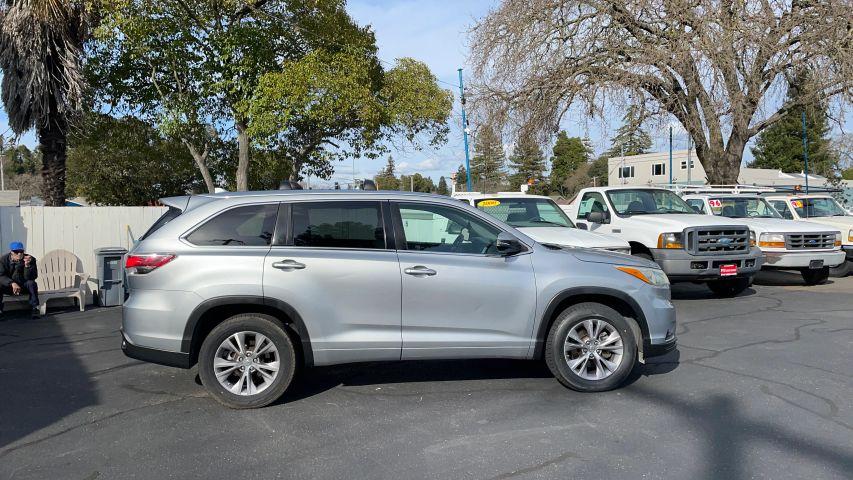 Toyota Highlander - Thumbnail 4