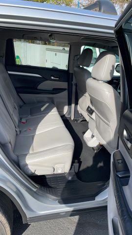 Toyota Highlander - Thumbnail 5