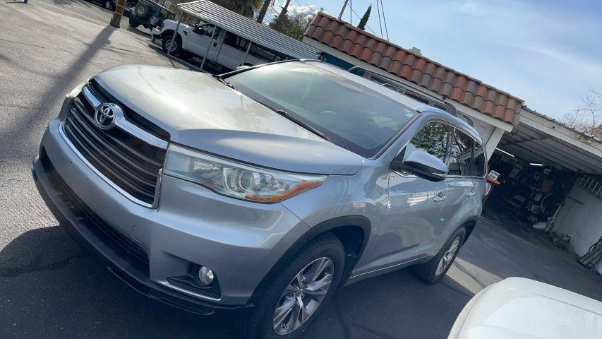 Toyota Highlander - Thumbnail 8