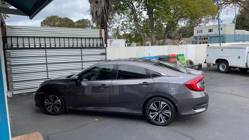 Honda Civic - Thumbnail 4