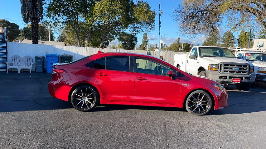 Toyota Corolla Hybrid - Thumbnail 6