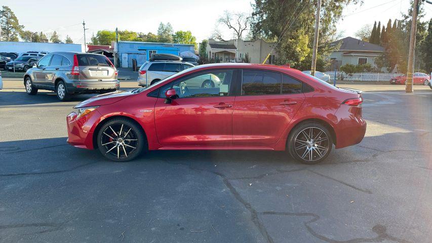 Toyota Corolla Hybrid - Thumbnail 2