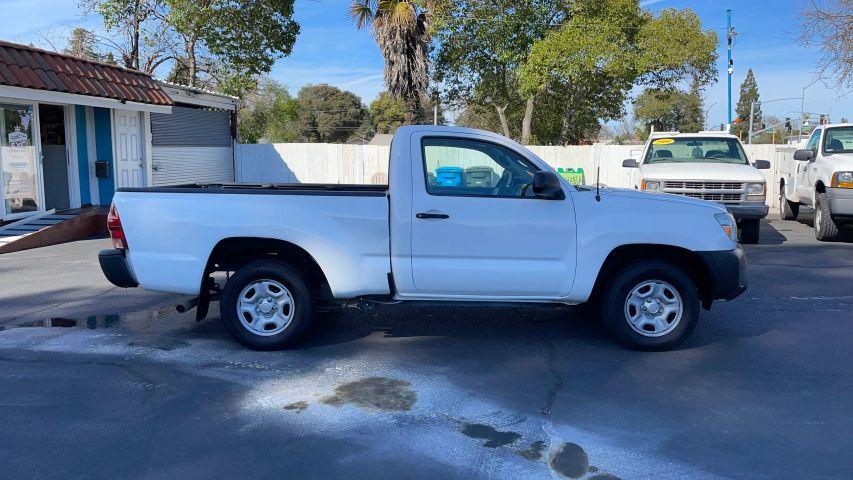 Toyota Tacoma Regular Cab - Thumbnail 4
