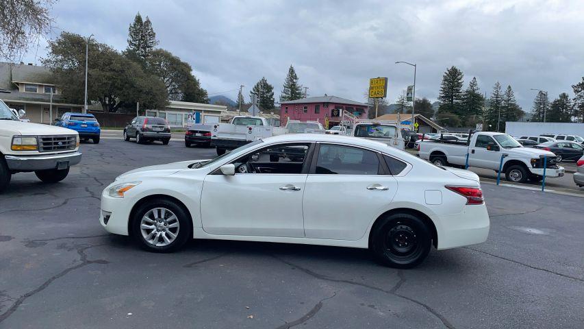 Nissan Altima - Thumbnail 9