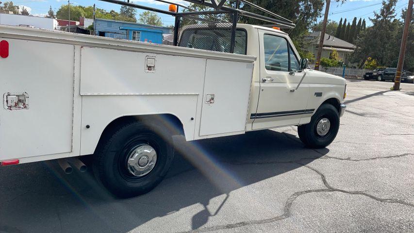 Ford F350 Regular Cab & Chassis - Thumbnail 5