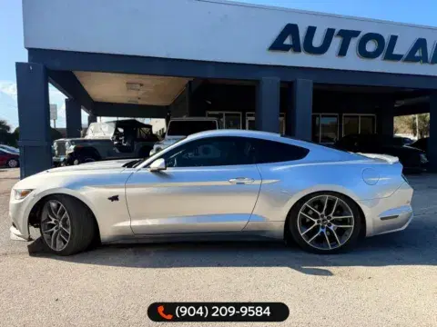 Ford Mustang Gt - Thumbnail 4