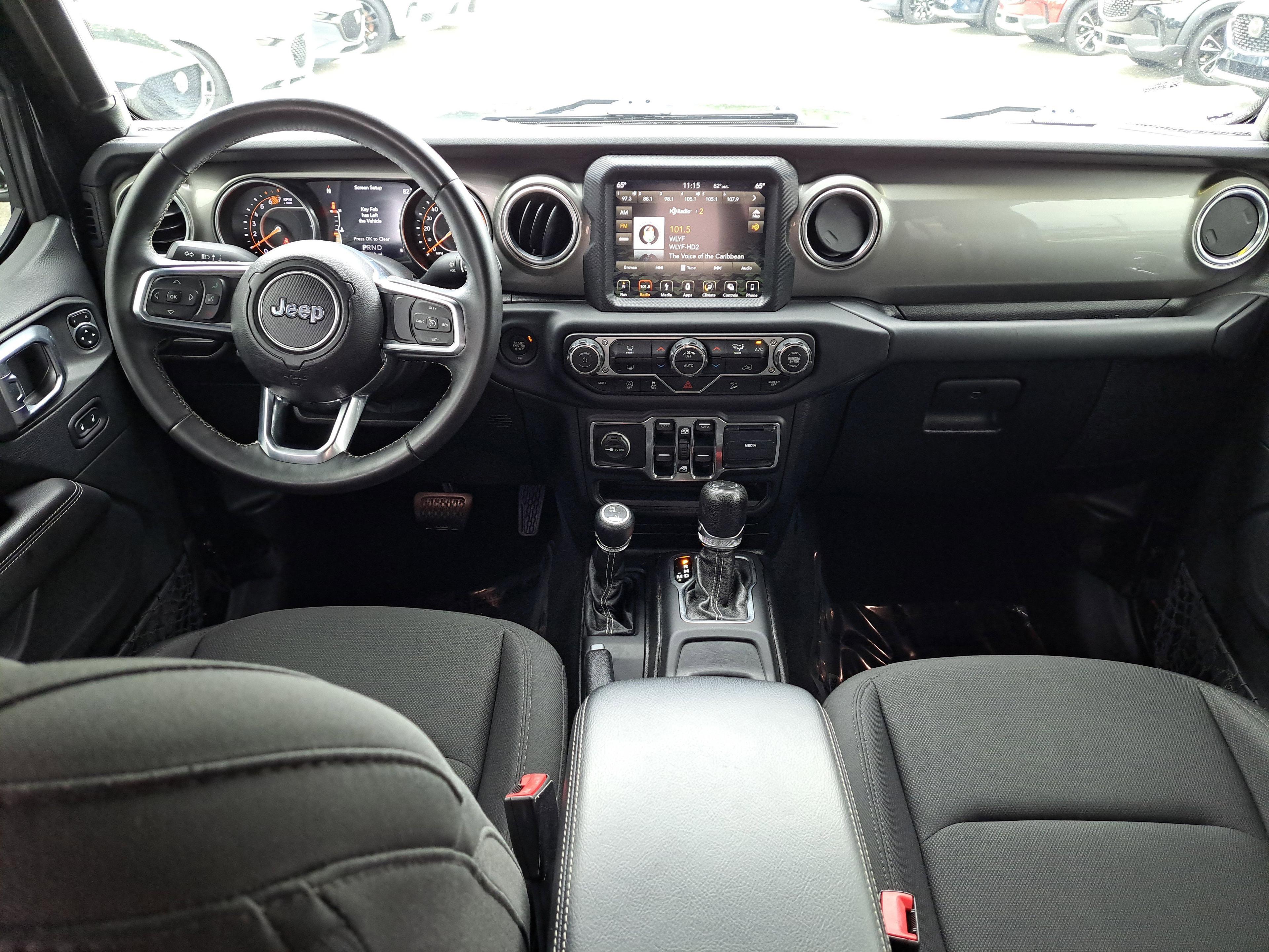 Jeep Wrangler Unlimited Sahara - Thumbnail 8