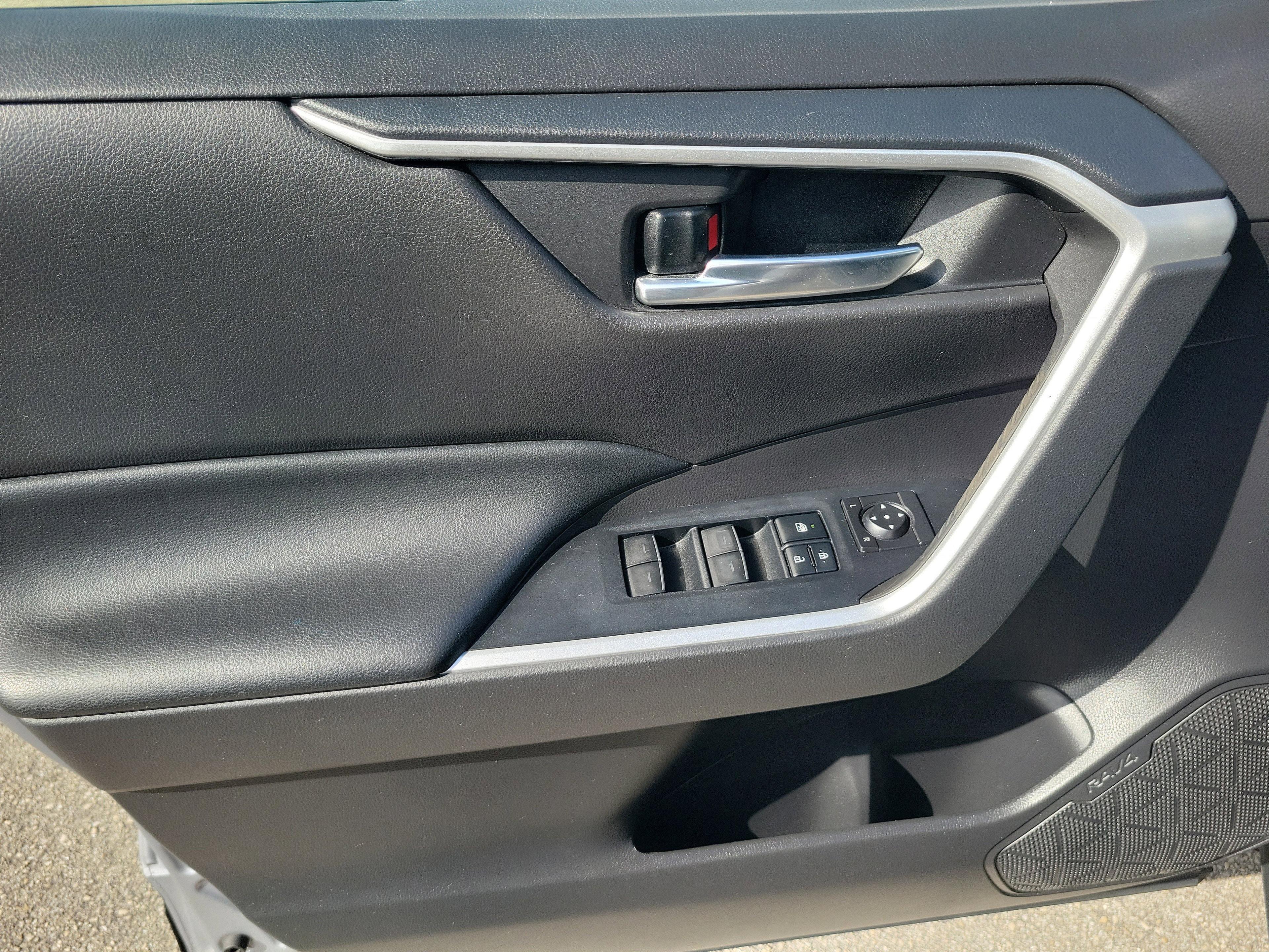 Toyota Rav4 Xle Premium - Thumbnail 19