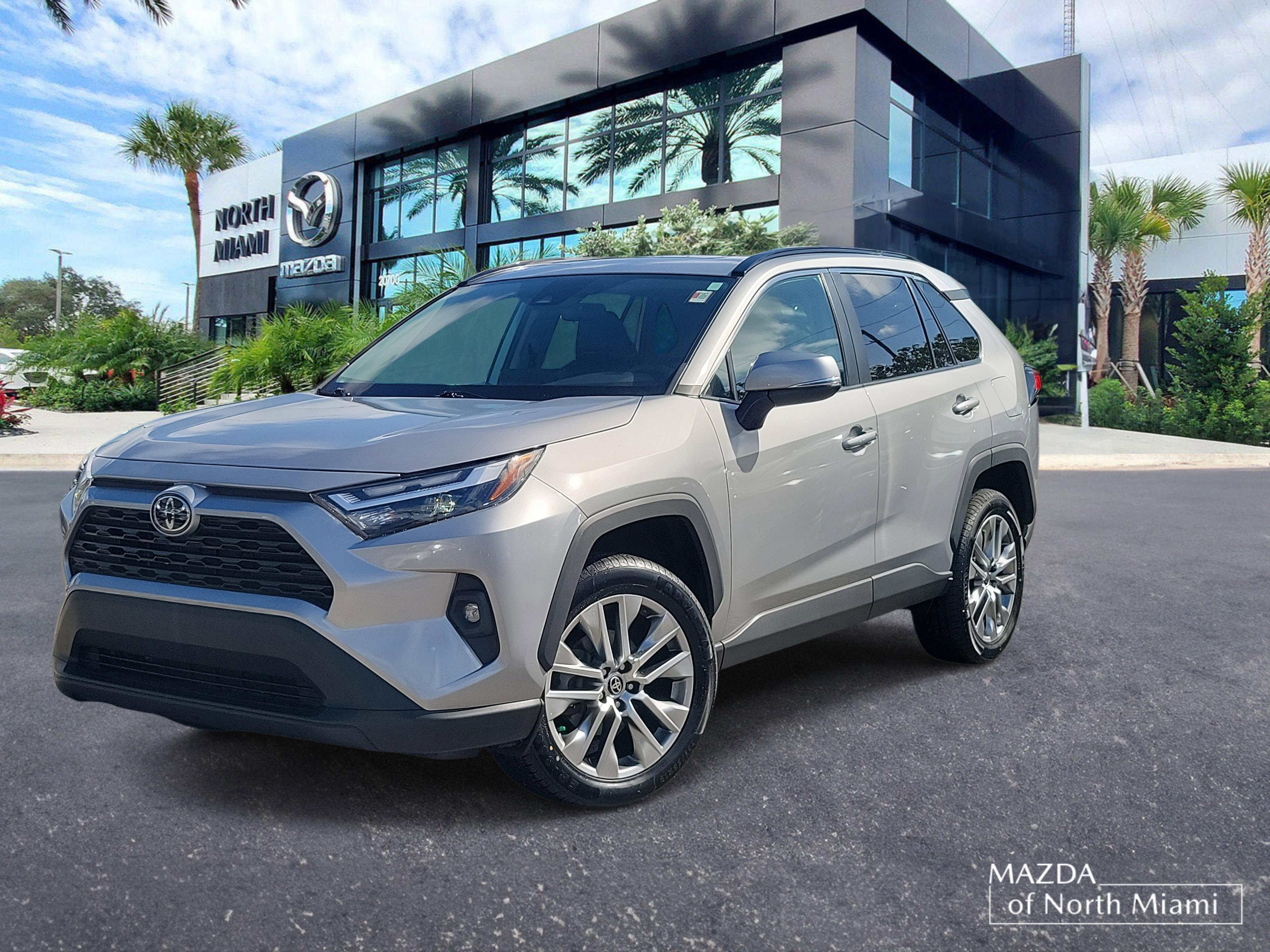 Toyota Rav4 Xle Premium - Thumbnail 2