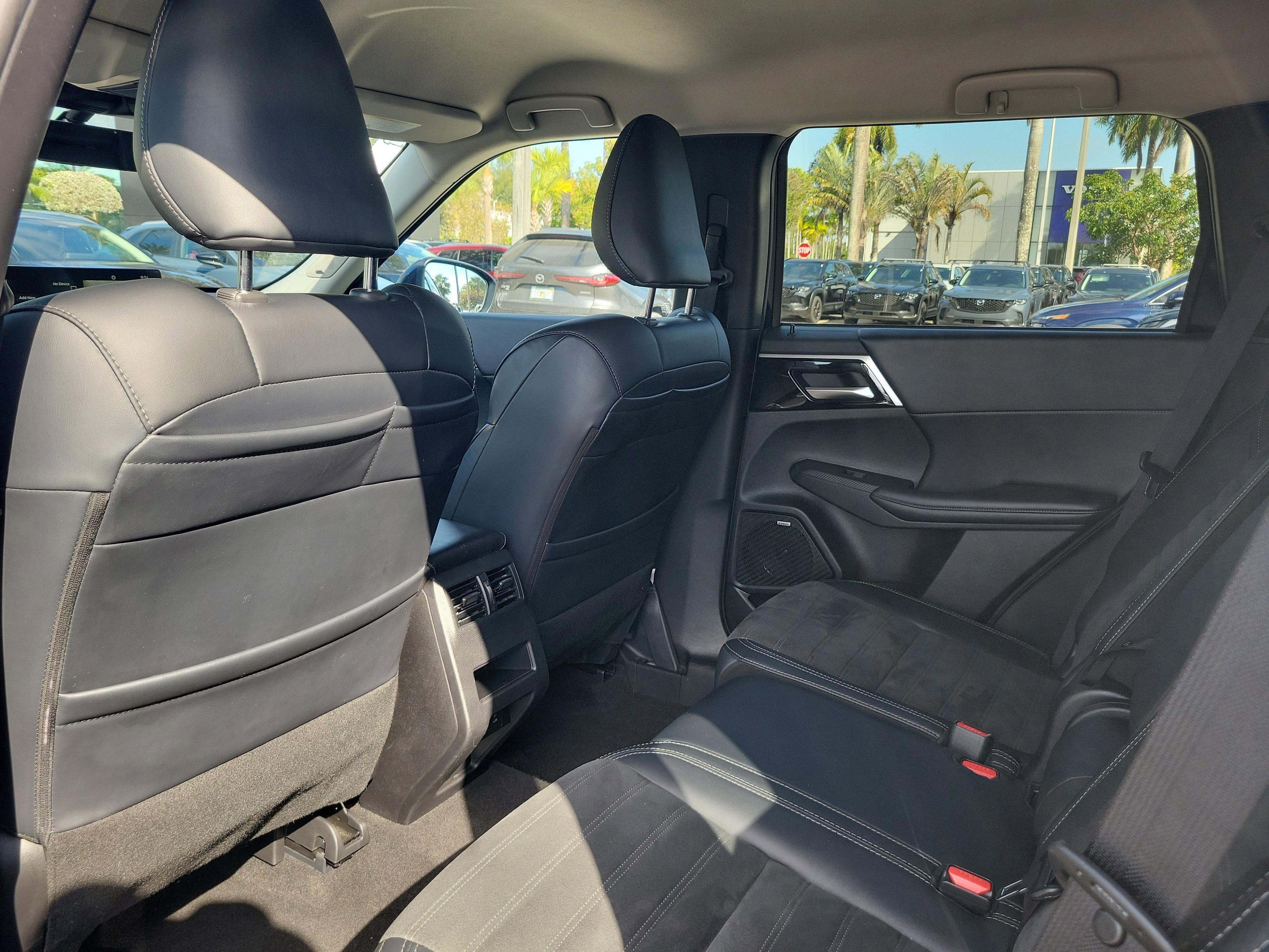 Mitsubishi Outlander - Thumbnail 8