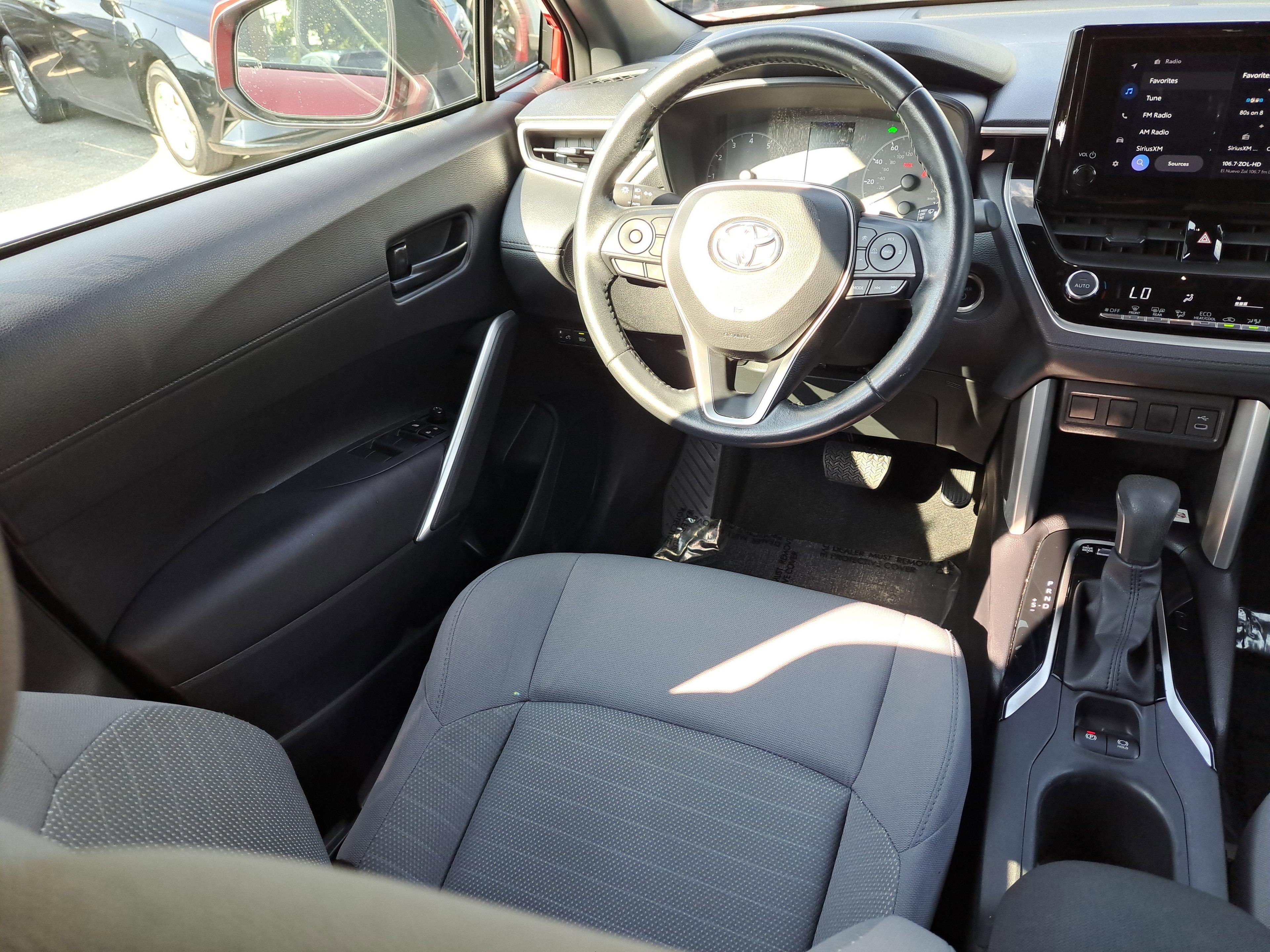 Toyota Corolla Cross Hybrid Se - Thumbnail 9