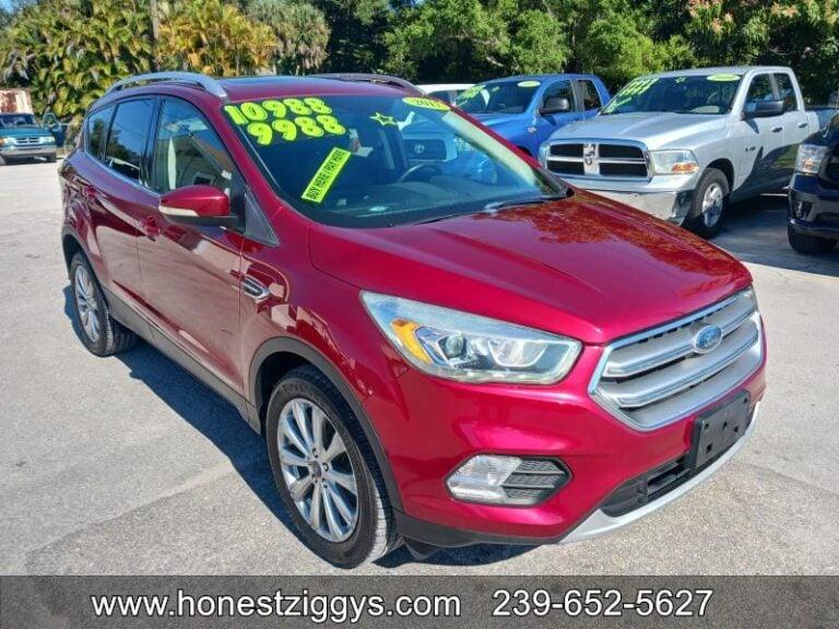 Ford Escape Titanium - Thumbnail 2