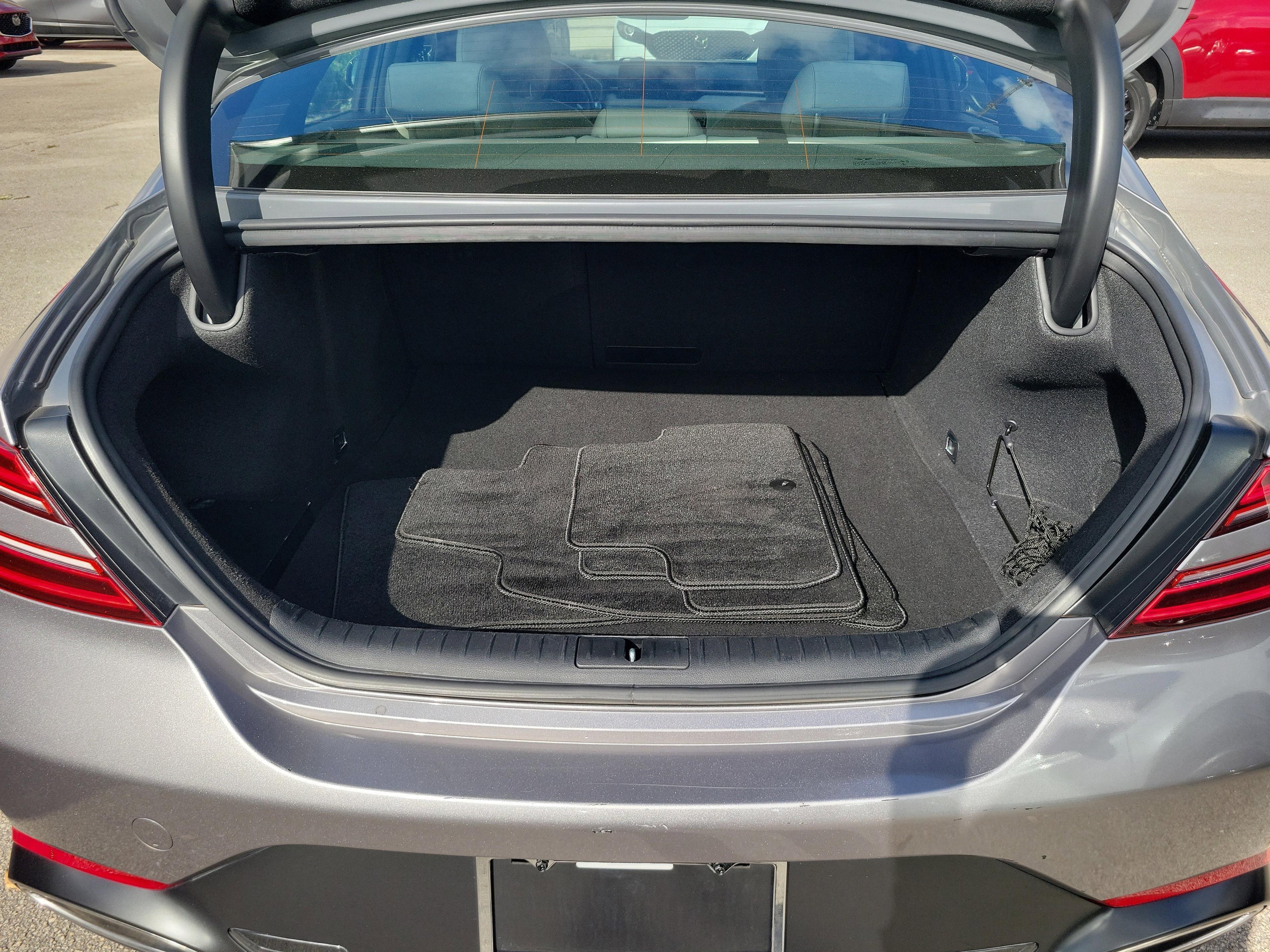 Genesis G70 2.5T - Thumbnail 6