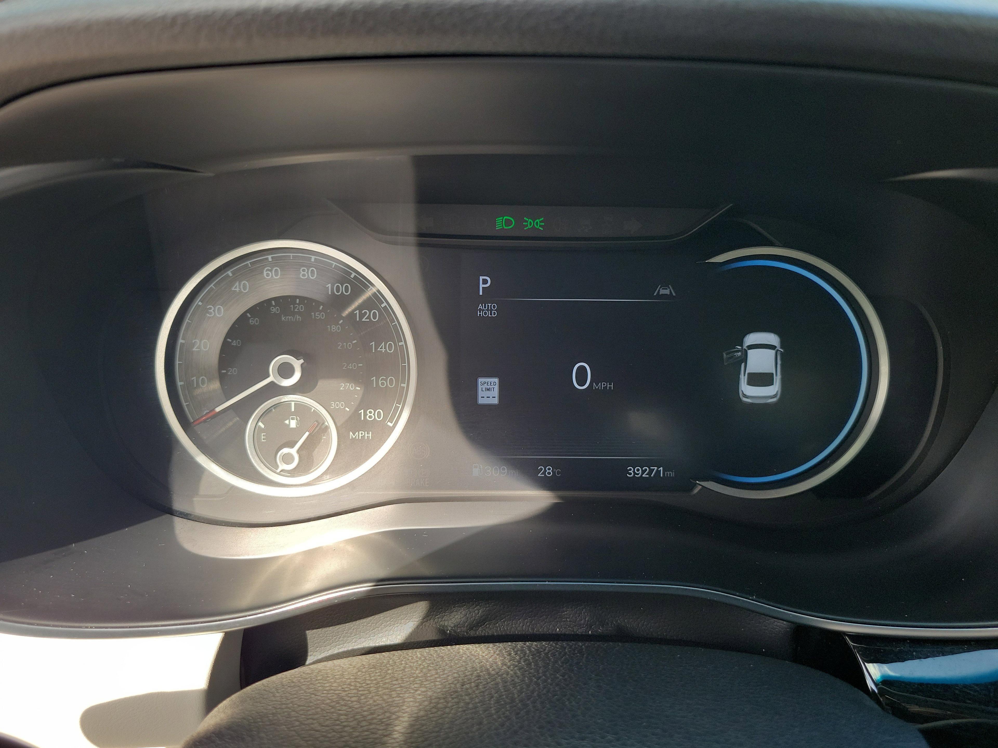 Genesis G70 2.5T - Thumbnail 14