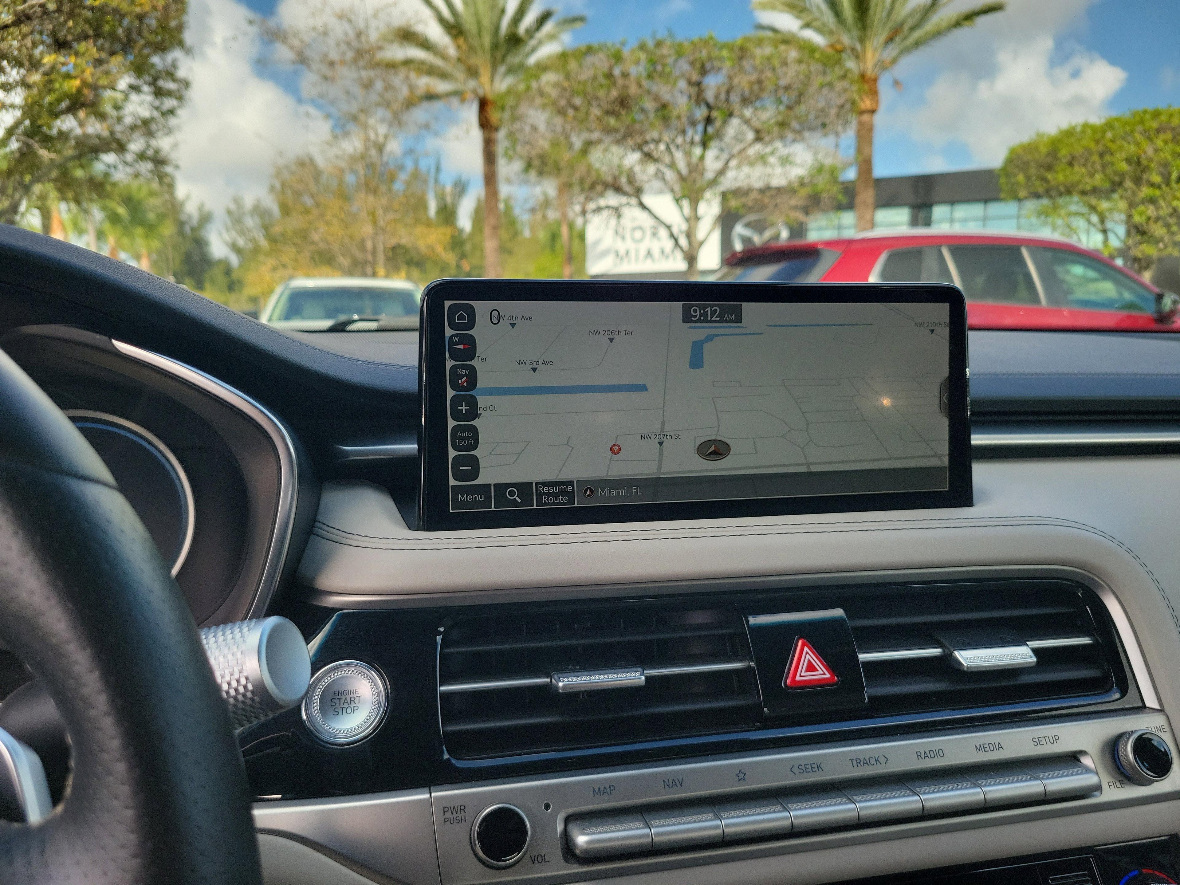 Genesis G70 2.5T - Thumbnail 15