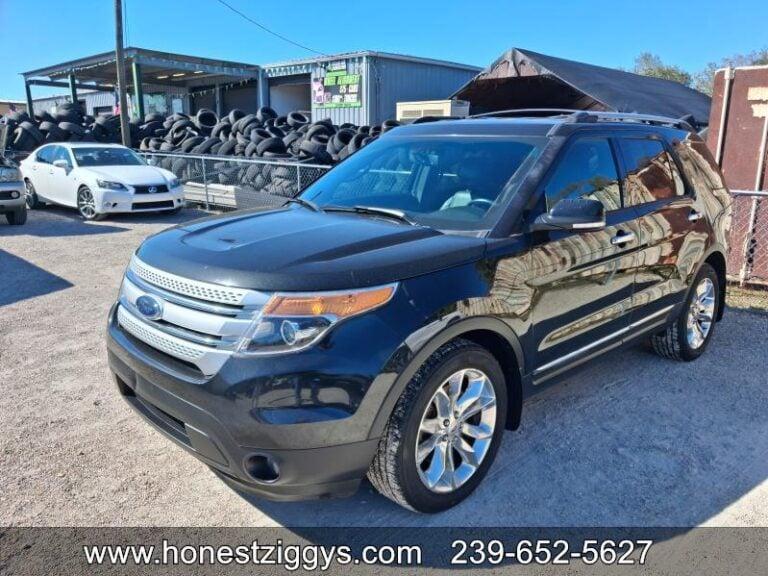 Ford Explorer Xlt - Thumbnail 2