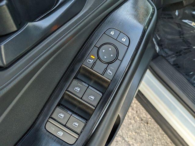 Nissan Rogue S - Thumbnail 17