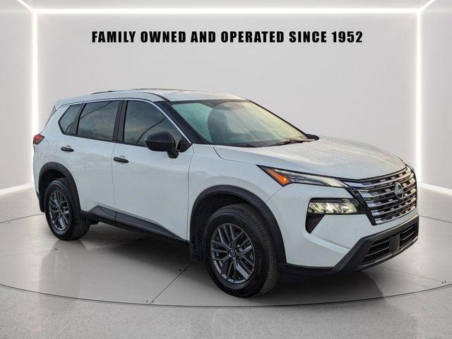 Nissan Rogue S - Thumbnail 6